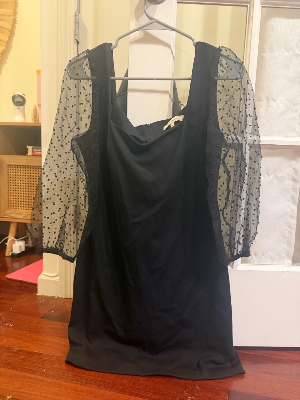 Women's Black Puff-Sleeve polka dot Dress